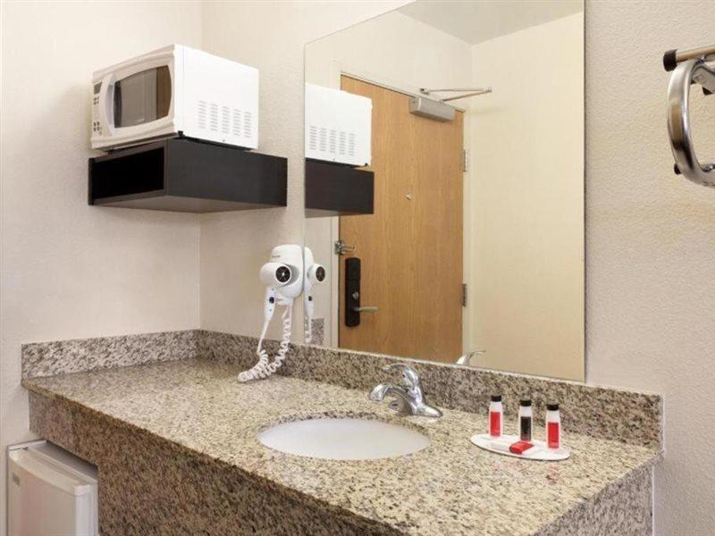 Travelodge By Wyndham Alpine Ngoại thất bức ảnh