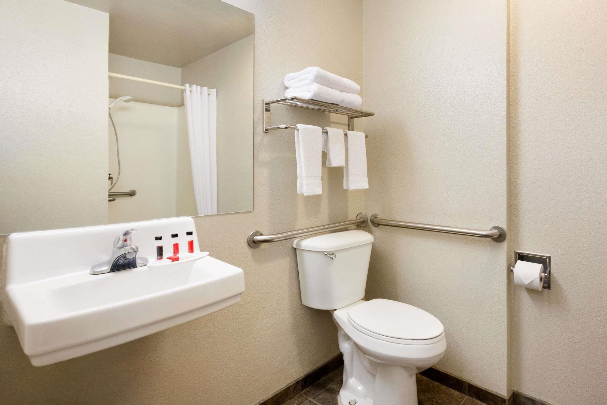 Travelodge By Wyndham Alpine Ngoại thất bức ảnh