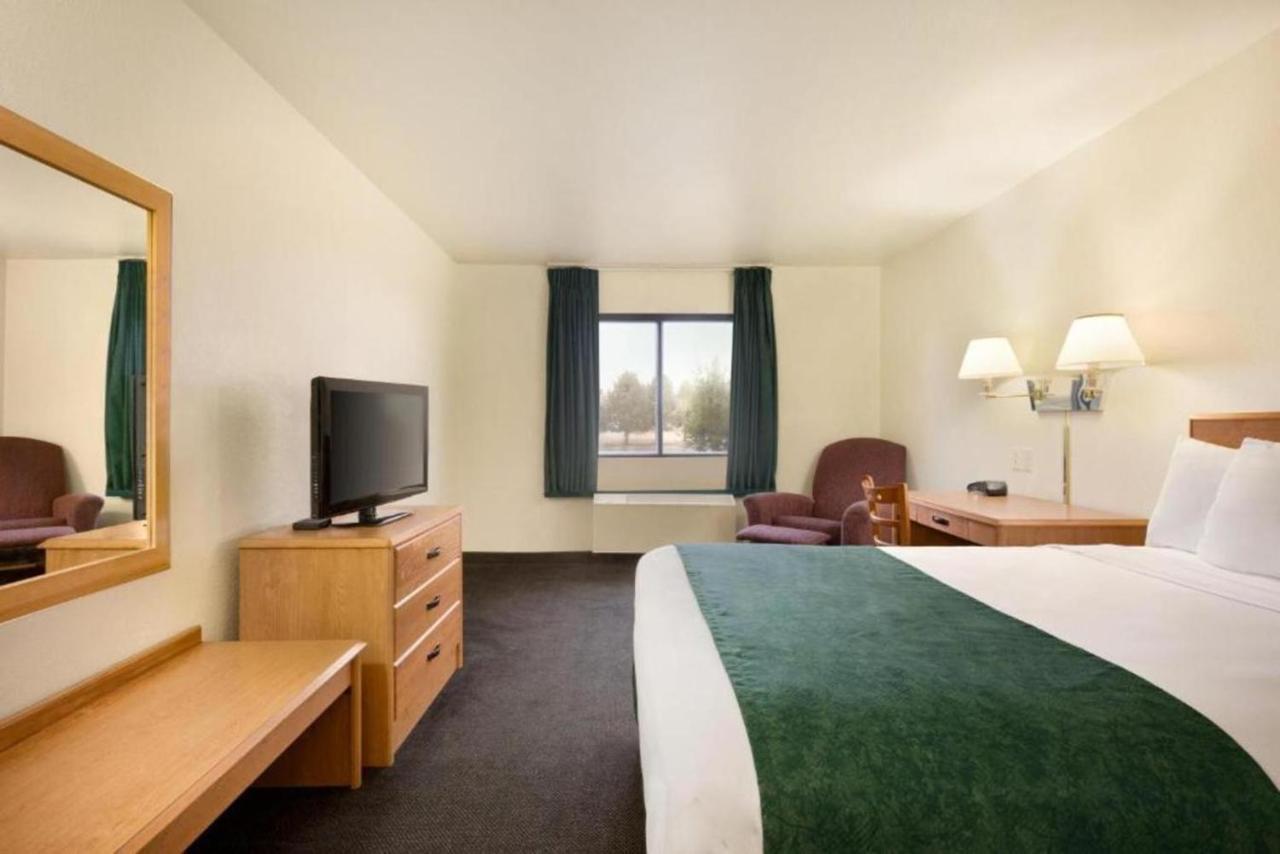 Travelodge By Wyndham Alpine Ngoại thất bức ảnh