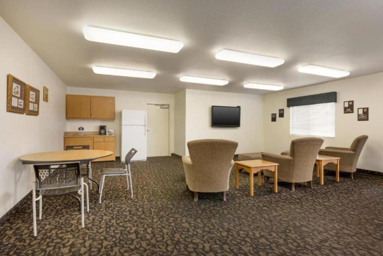 Travelodge By Wyndham Alpine Ngoại thất bức ảnh